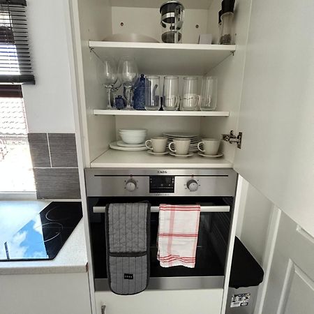 Апартаменты 1St Floor Flat In Mews Кессингленд Экстерьер фото