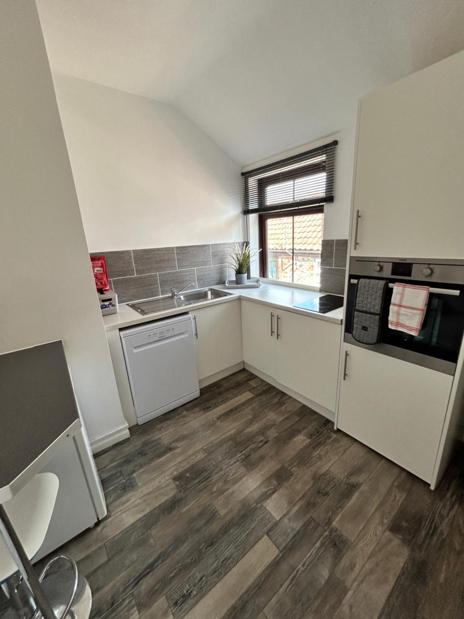 Апартаменты 1St Floor Flat In Mews Кессингленд Экстерьер фото