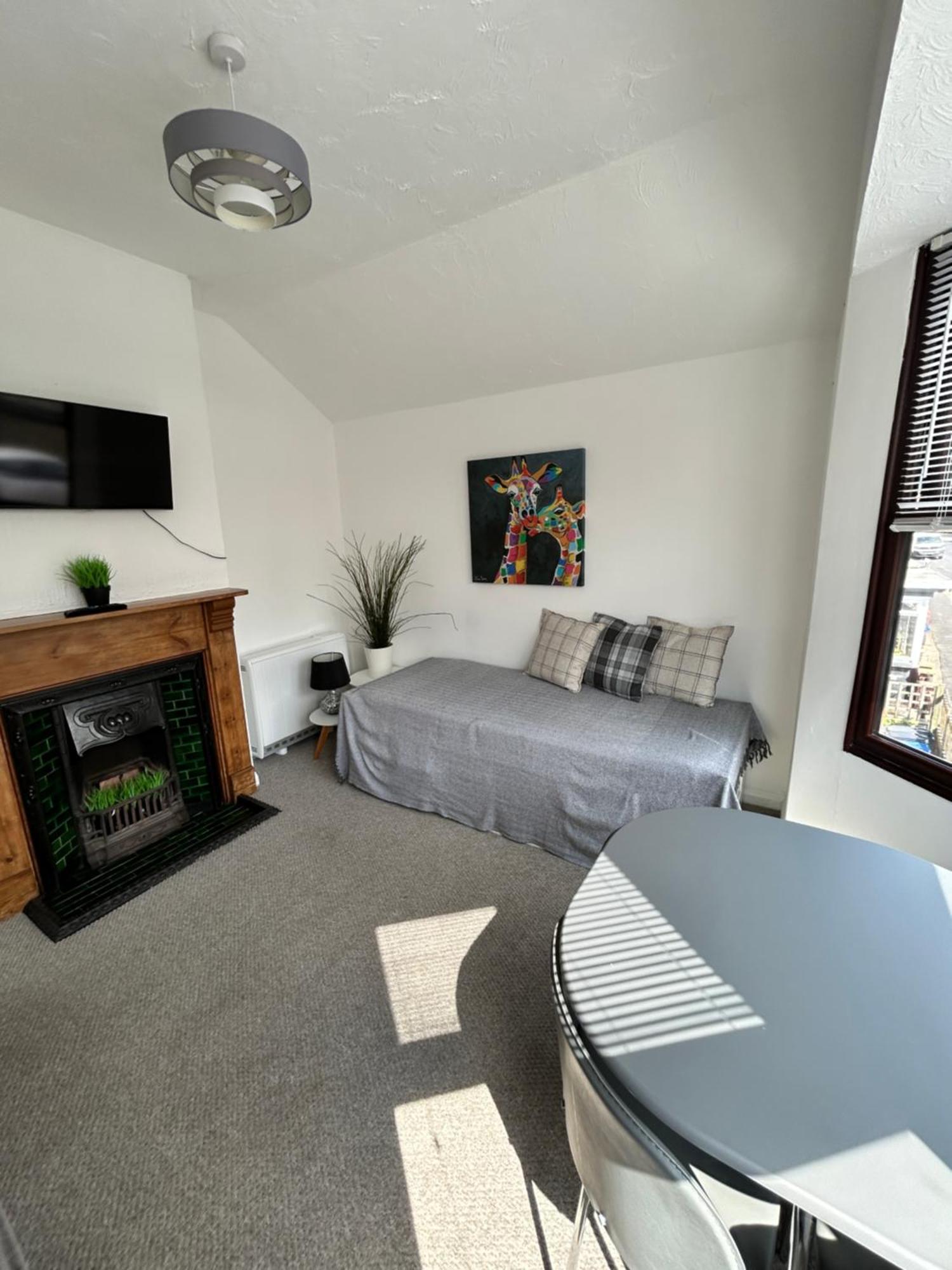Апартаменты 1St Floor Flat In Mews Кессингленд Экстерьер фото